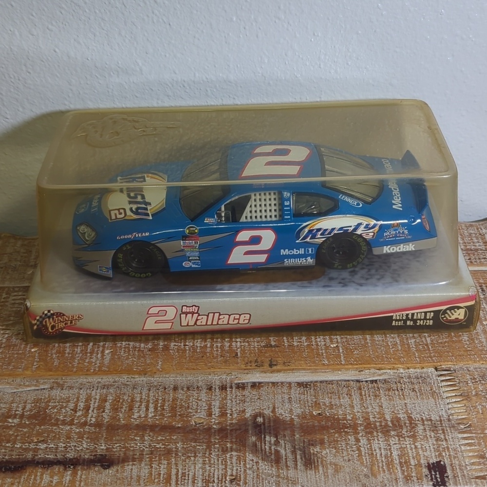 2005 Winner's Circle NASCAR #2 Rusty Wallace Mobil Scale 1:24 Dodge Charger